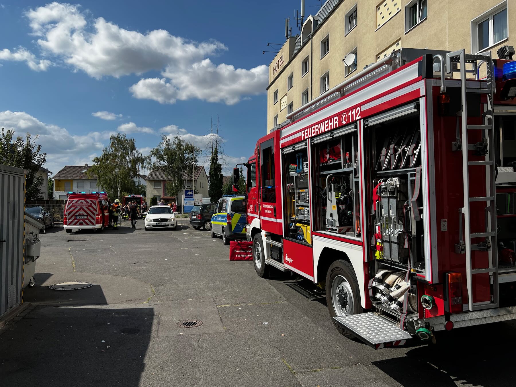 Kellerbrand in Mehrfamilienhaus  Freiw. Feuerwehr Flörsheim-Weilbach