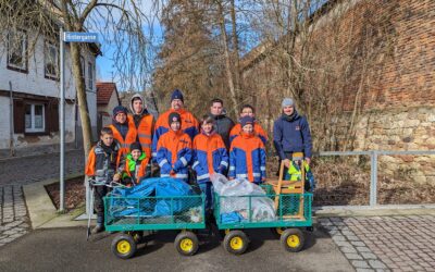 „Alle für einen, einer für alle“ – Jugendfeuerwehr und Minilöscher für den Umweltschutz